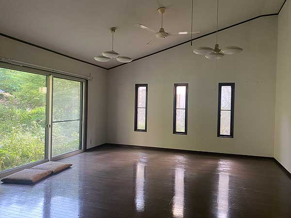1990s wood house on a large plot in Iwate