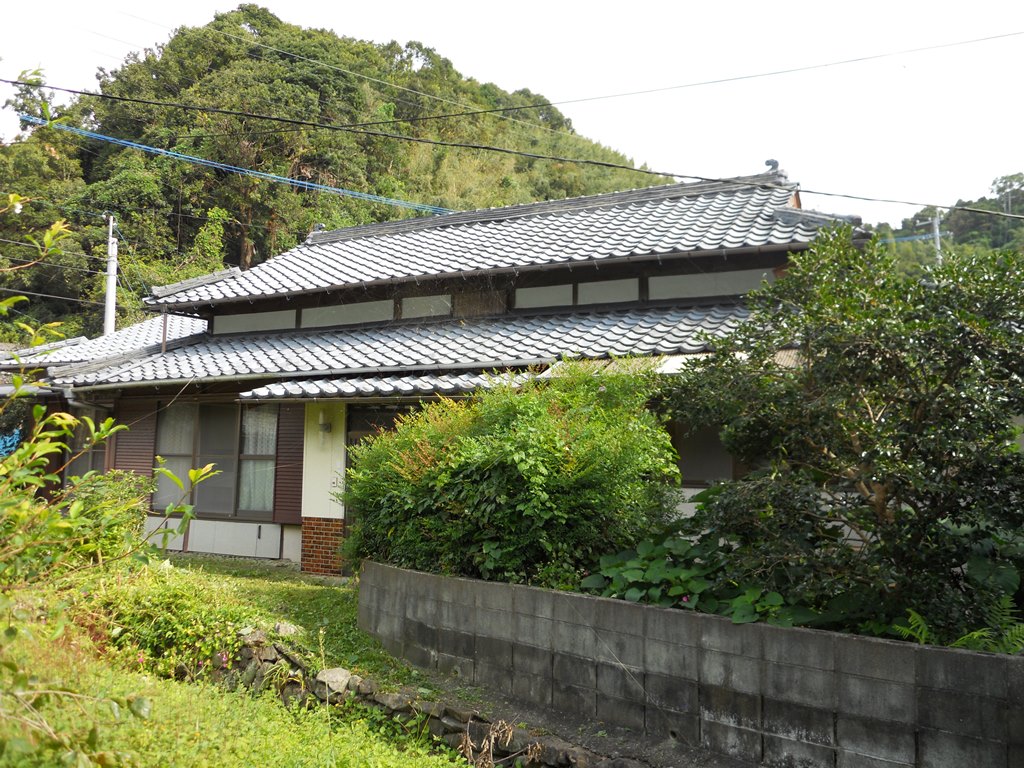 House, 16-min walk to station, Kumamoto