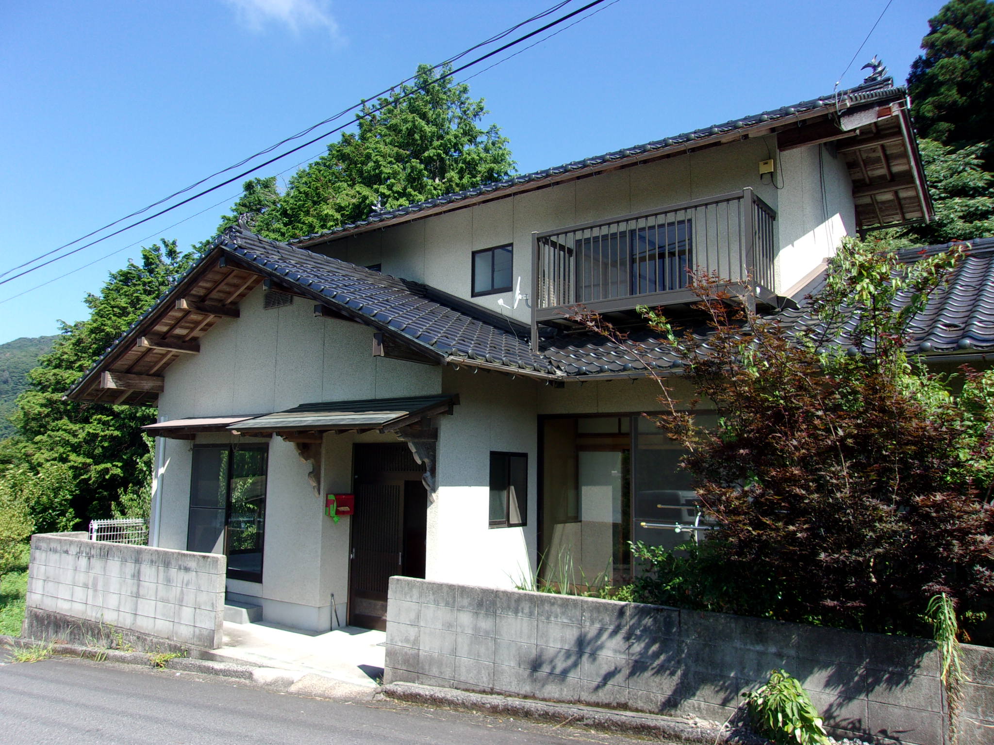 1990s wood house in Hiroshima