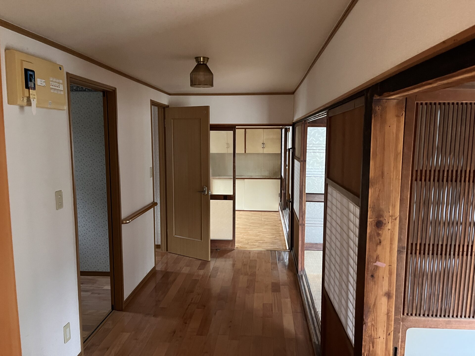 1950s wood house on a large plot in Shizuoka