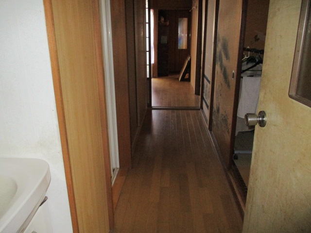 1970s wood house in Higashiichiki, Hioki, farmland, approval needed