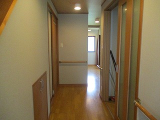 Main house 1st floor renovated! Well-maintained and very clean property