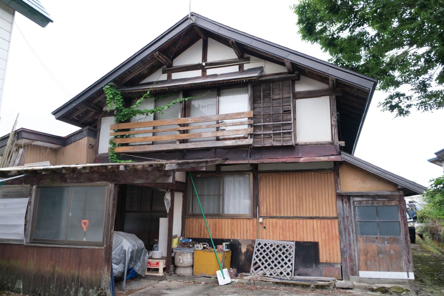 Wood house on a large plot in Yamagata