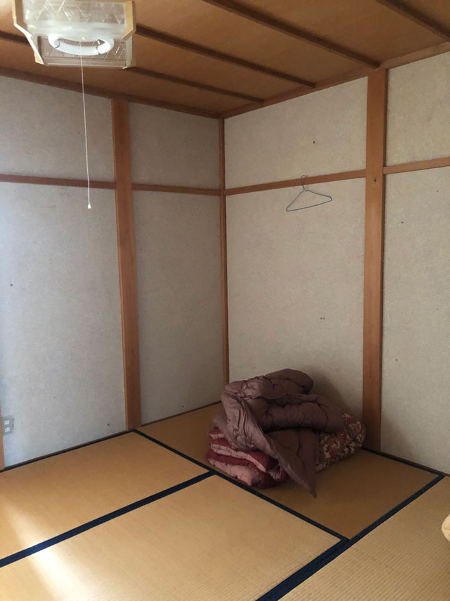 1980s wood house with storehouses in Hiyoshi, Nantan