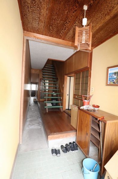 1970s wood house, 10-min walk to station, Shimane