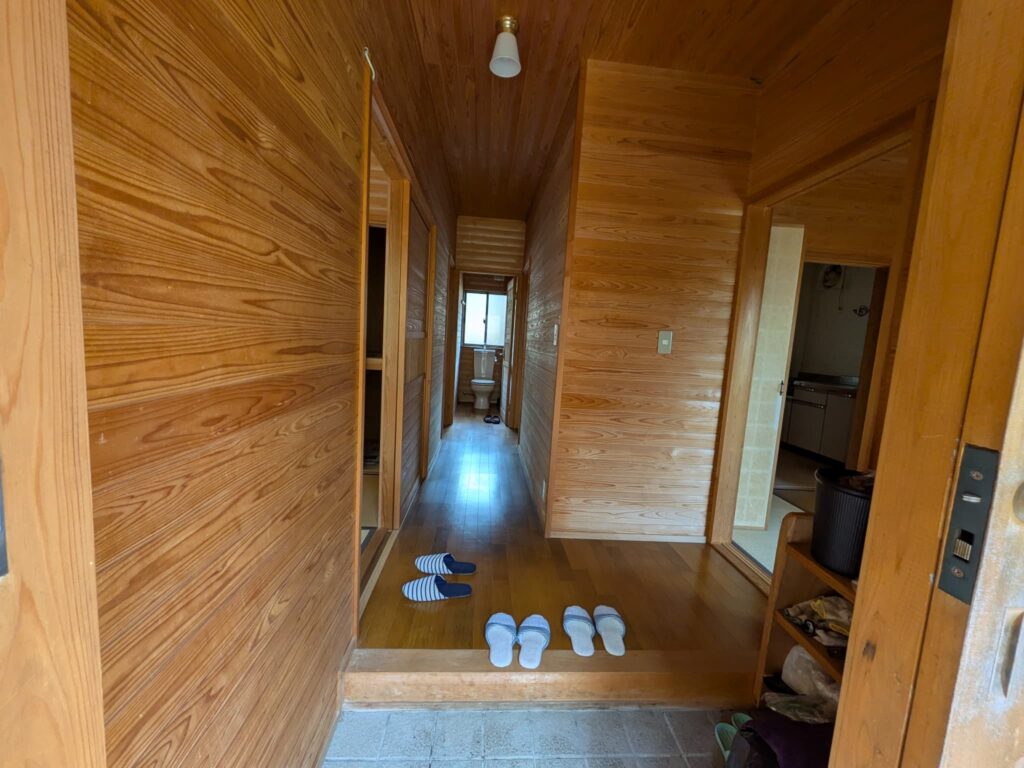 2000s wood house on a large plot in Nara
