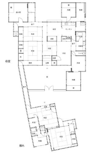 1930s wood house with outbuildings in Kagawa