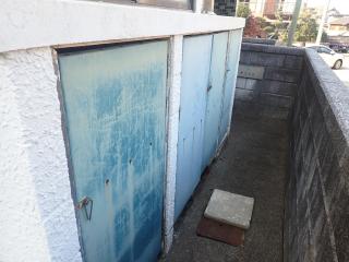 1980s concrete house, 15-min walk to station, Oita