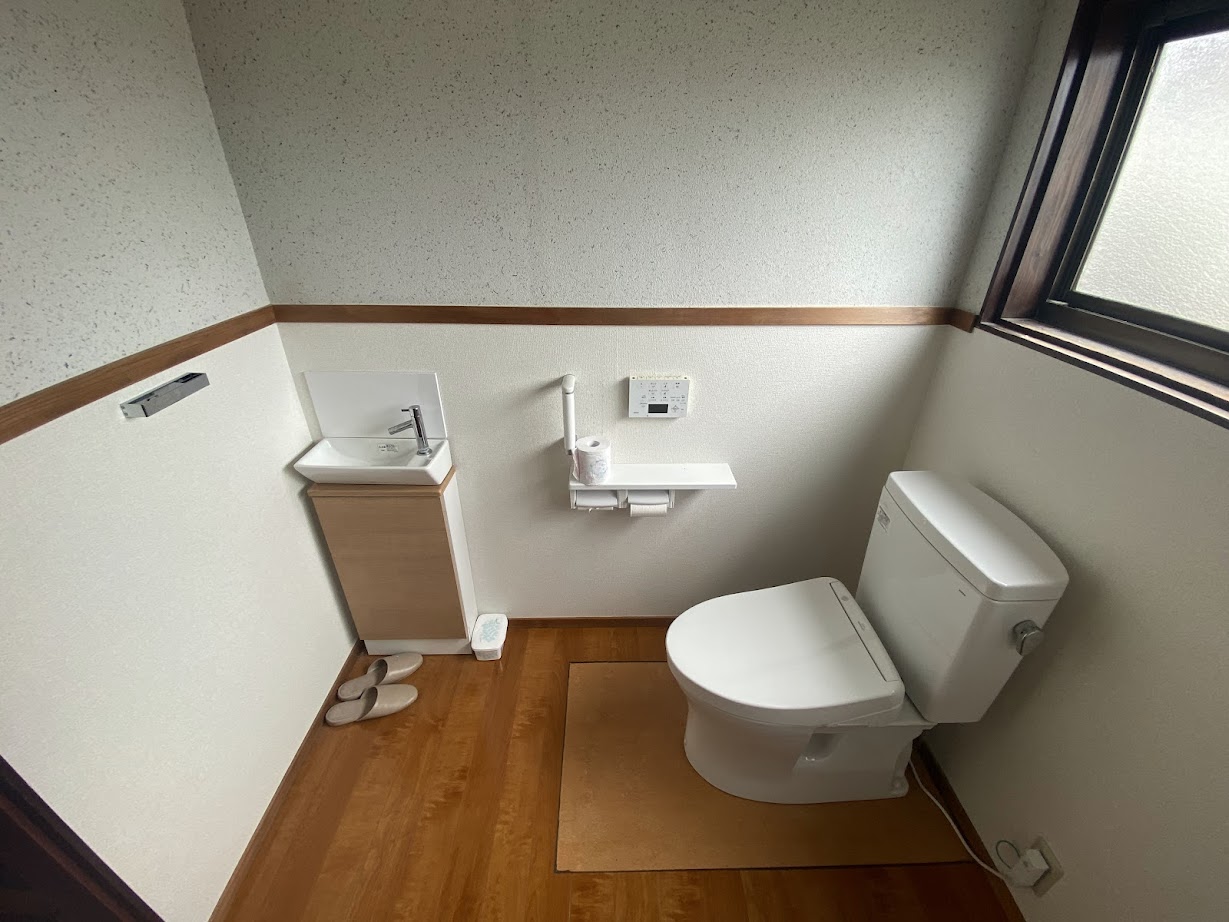 1980s wood house, 16-min walk to station, Toyama