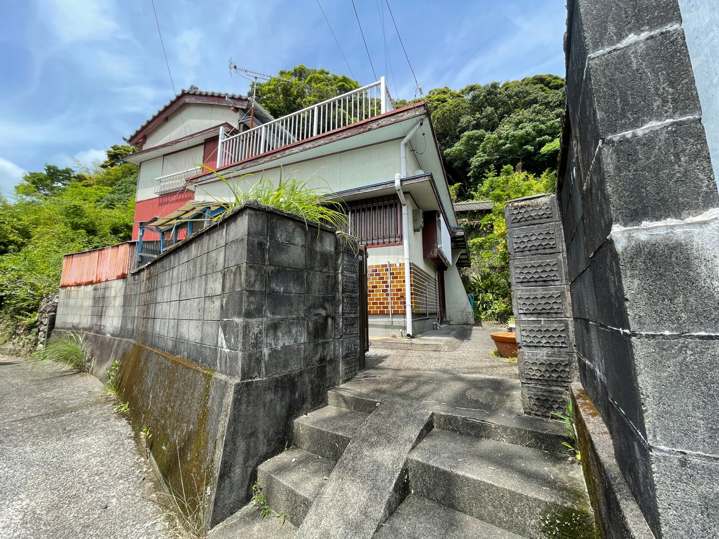 1980s wood house in Kochi