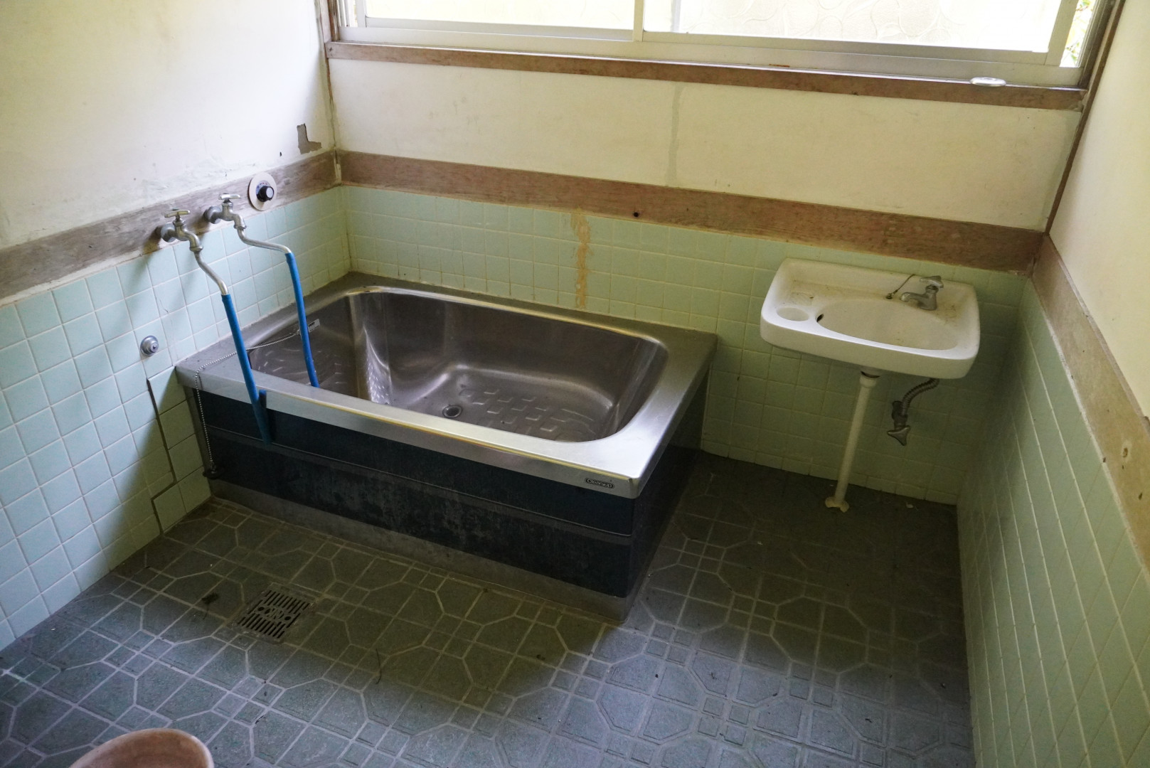 Vacant House 643