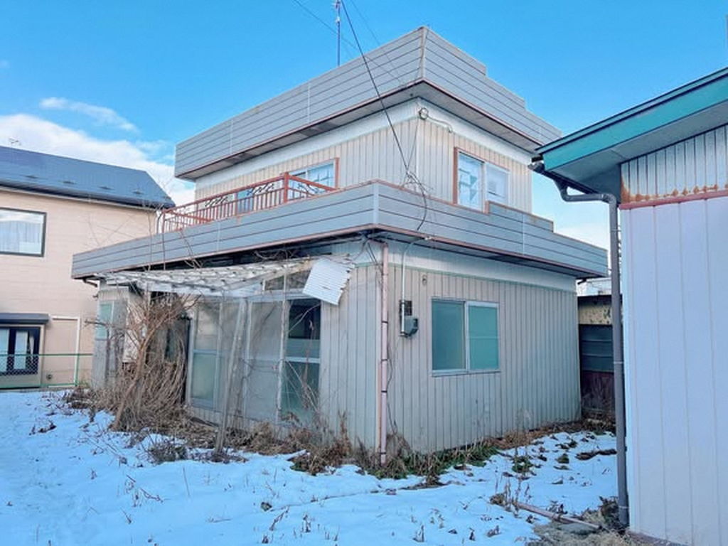 1970s wood house in Aomori