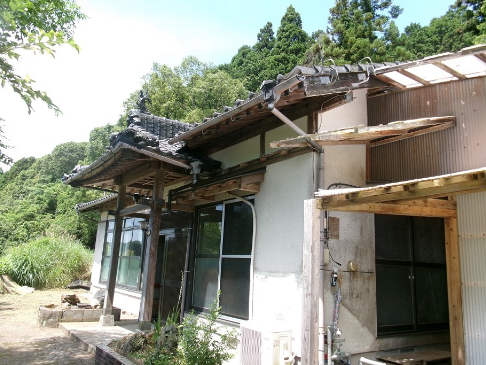 1980s wood house in Oita