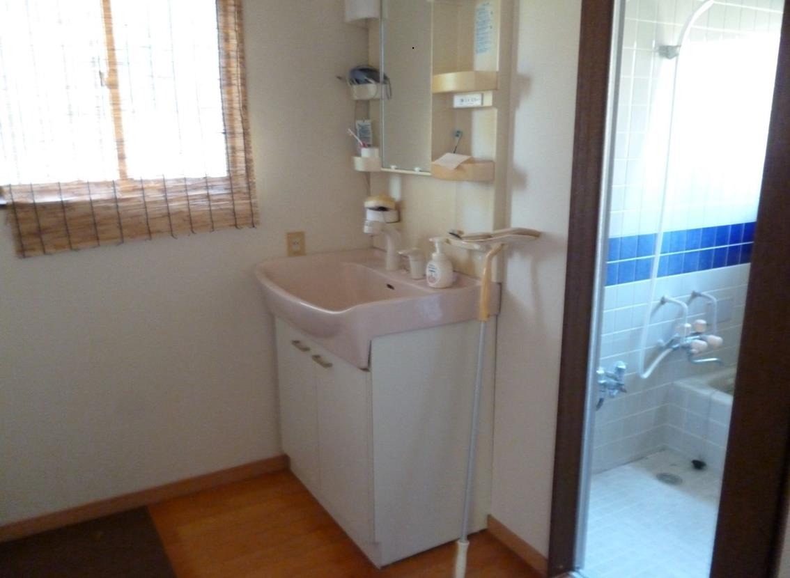 1980s wood house, 10-min walk to station, Yafusa, Ichikikushikino