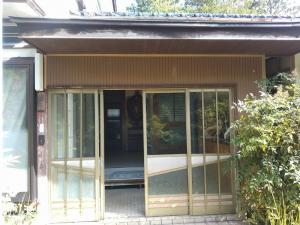1950s wood house with storehouses in Niigata