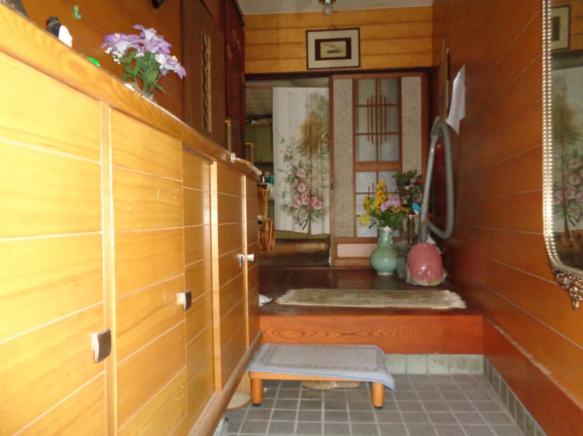 1980s wood house in Hiroshima