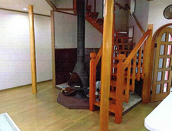 1990s wood house on a large plot in Nagano