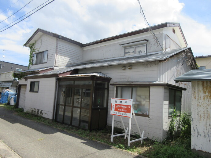 1950s wood house, 5-min walk to station, Akita