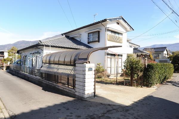 Near Kamiyamada and Sakaki hot springs! Single-story section expanded in 1996.