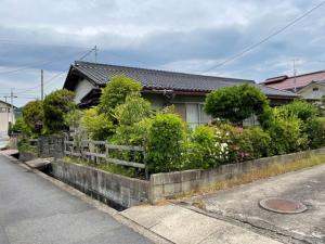 1970s wood house, 8-min walk to station, Okayama
