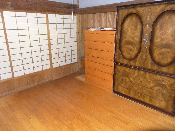 Wood house on a large plot in Kawanabe, Minamikyushu