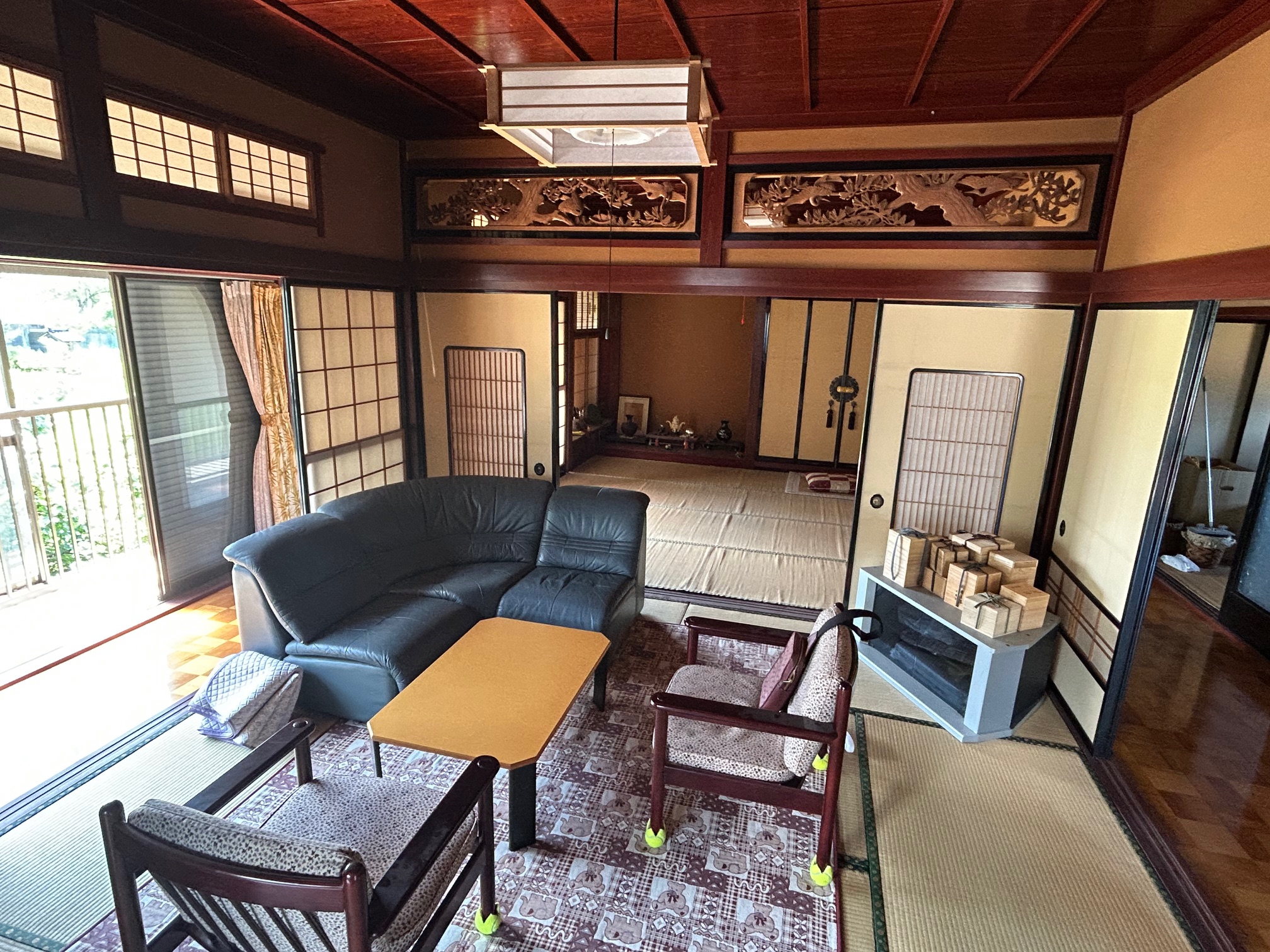 1980s wood house on a large plot in Toyama
