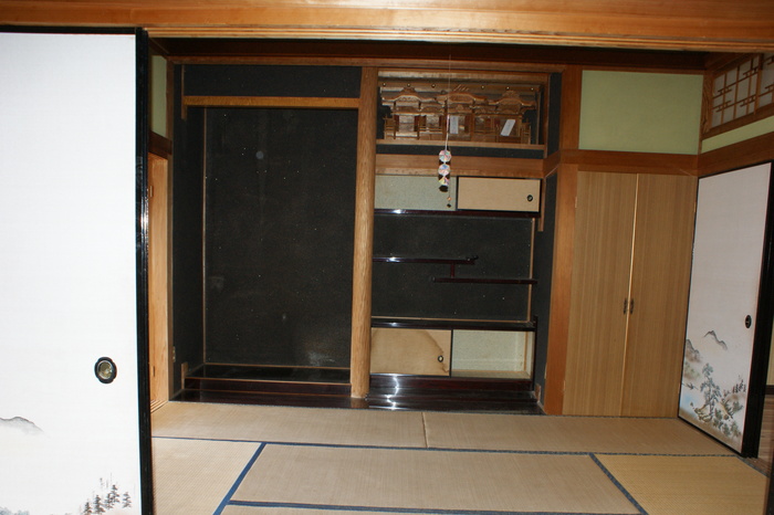 1980s wood house in Kochi