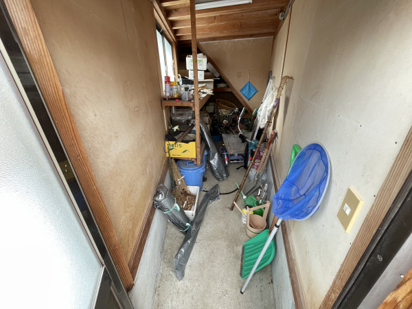 1980s wood house on a large plot in Tottori