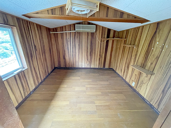 Wood house, 17-min walk to station, Wakayama