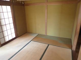 1970s concrete house, 1-min walk to station, Oita