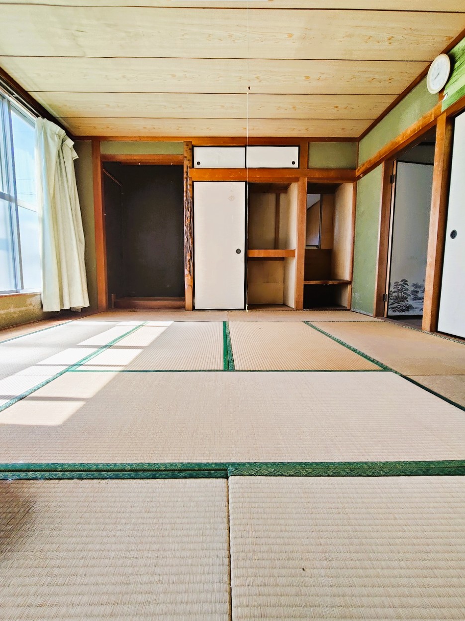 1970s steel-frame house in Ehime