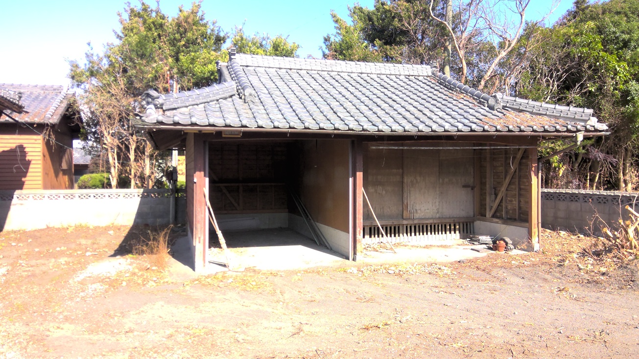 1980s wood house in Koyama, Kimotsuki, farmland, approval needed