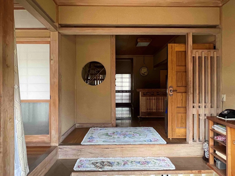 1970s wood house on a large plot in Tottori