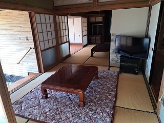 1970s house on a large plot in Sueyoshi, Soo
