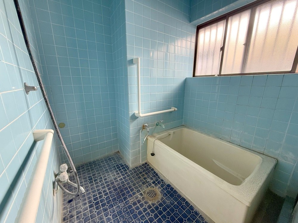 1970s wood house near the coast in Ibusuki, Kagoshima
