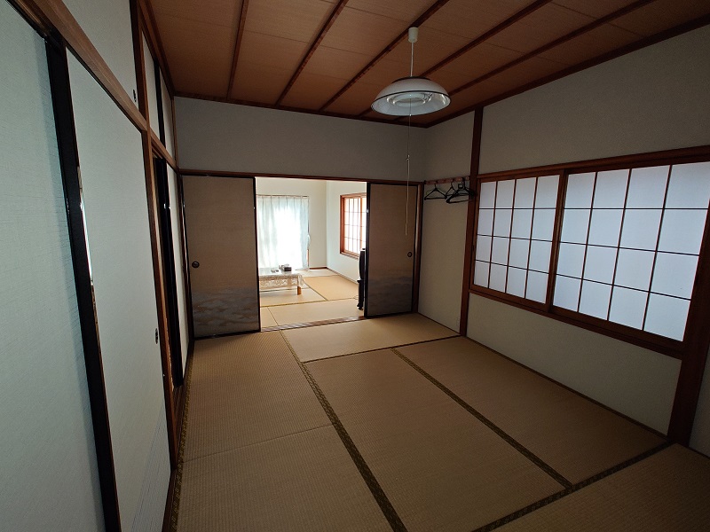 1970s wood house, 2-min walk to station, Tottori