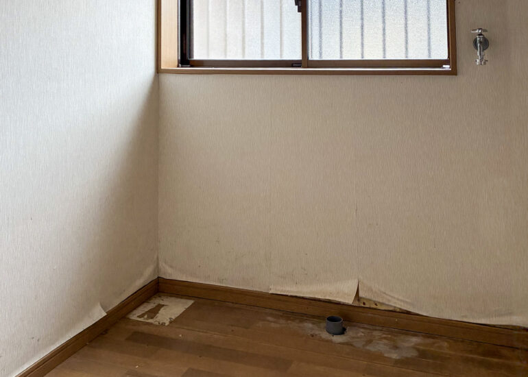 1960s wood house on a large plot in Matsusaka Kahada