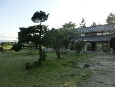 1970s wood house with storehouses in Niigata