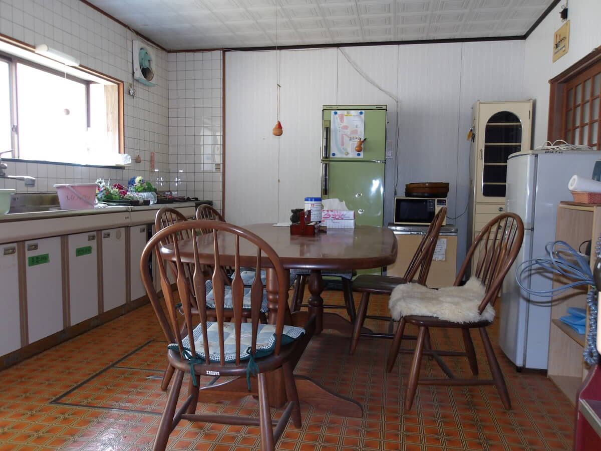 1980s wood house