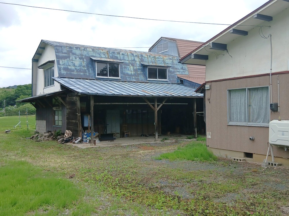 1960s wood house, 11-min walk to station, Iwate