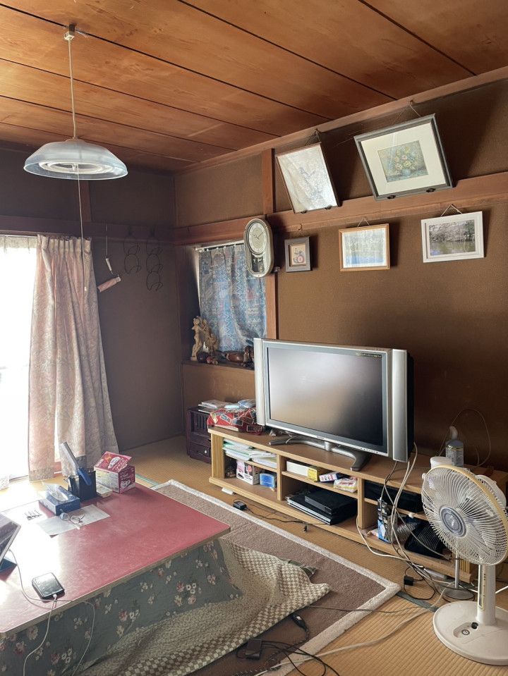 1950s wood house on a large plot in Tochigi