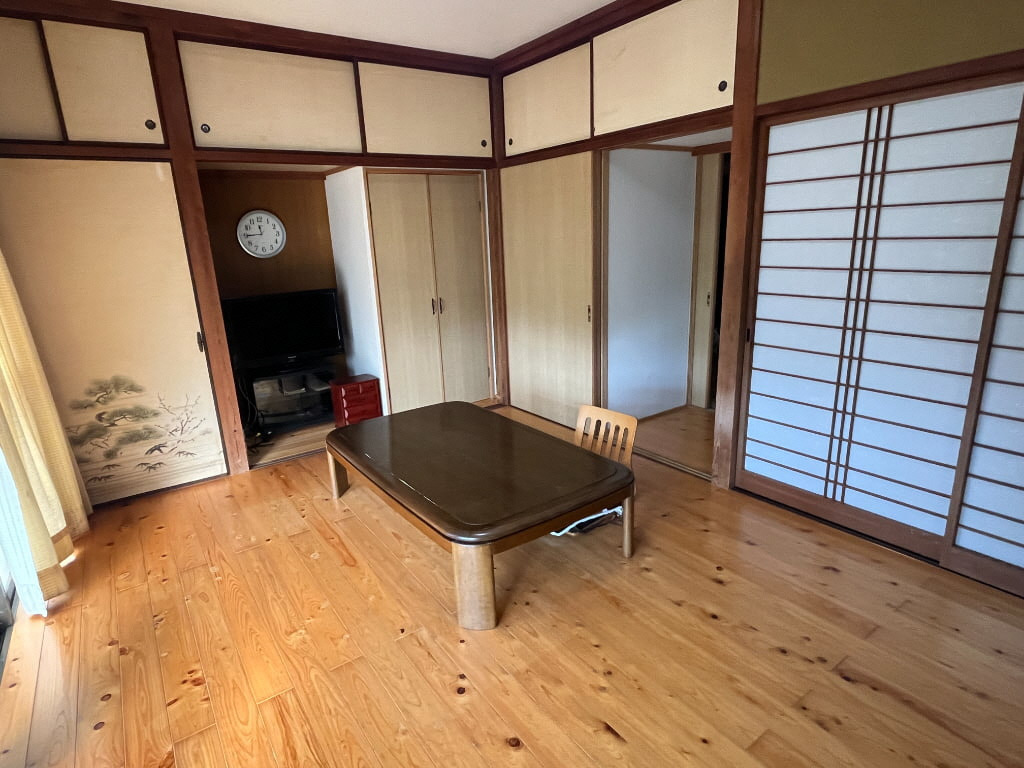 1980s wood house in Nagasaki