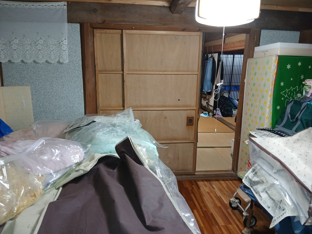 1940s wood house on a large plot in Iwate