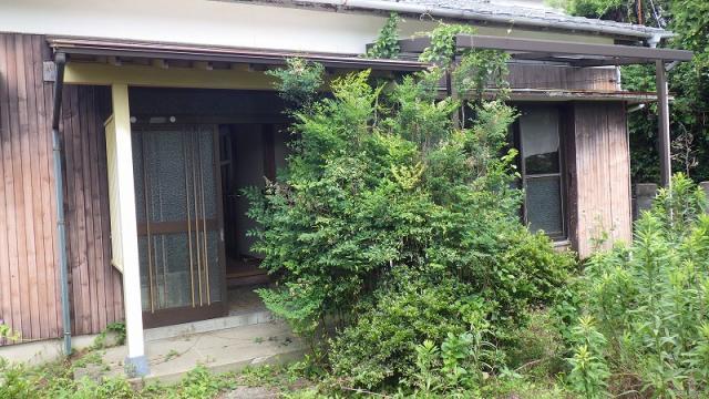 1970s wood house, 9-min walk to station, Nagasaki