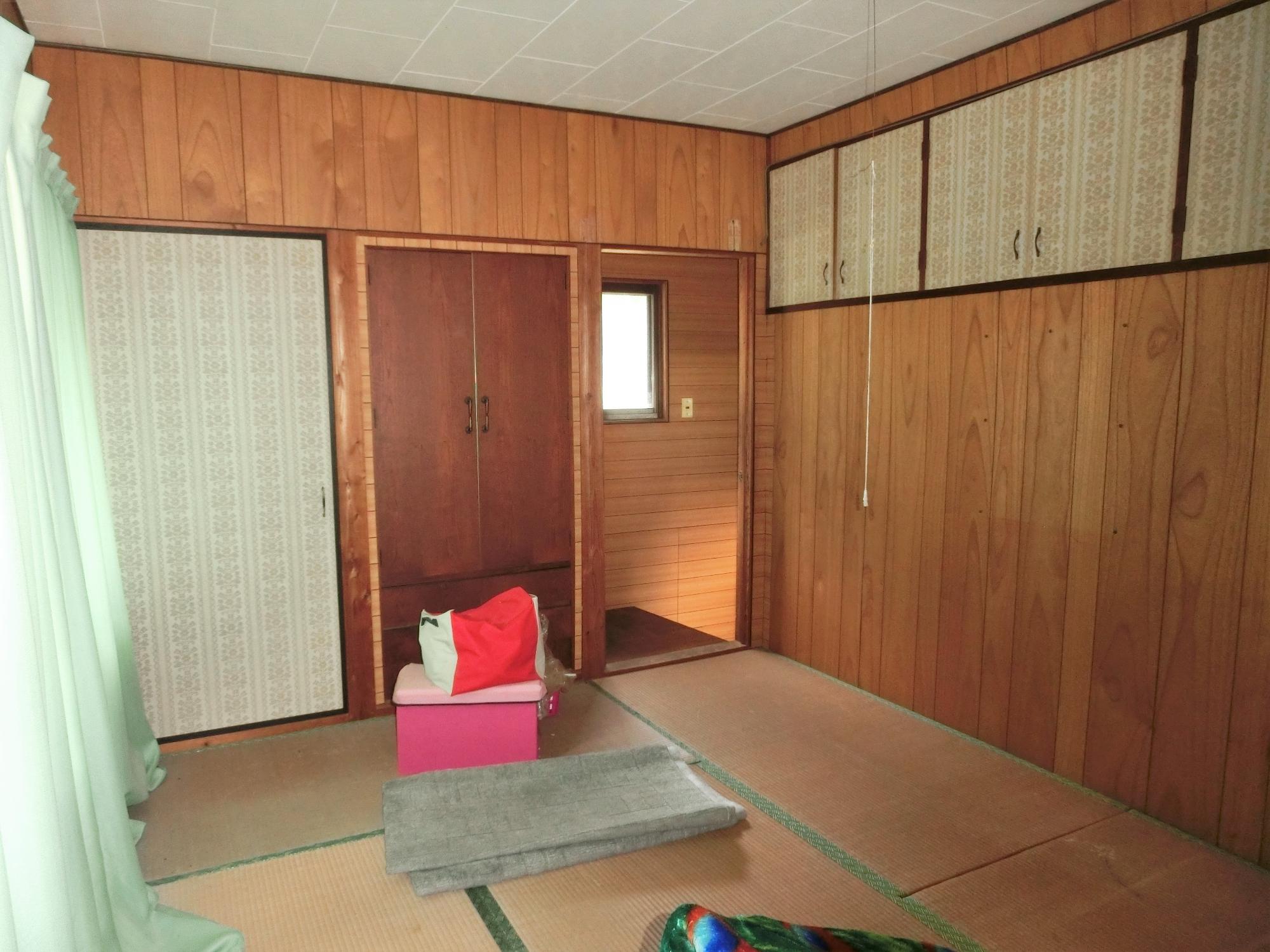 Wood house with outbuildings in Fukuoka