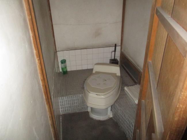 1980s wood house, 15-min walk to station, Okayama