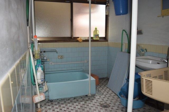 1960s wood house in Kochi