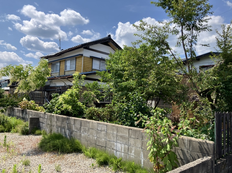 1970s wood house, 5-min walk to station, Fukui
