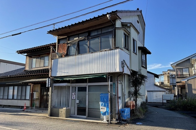 1950s wood house, 3-min walk to station, Toyama