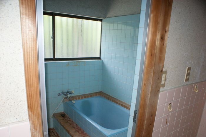 1980s wood house in Kochi